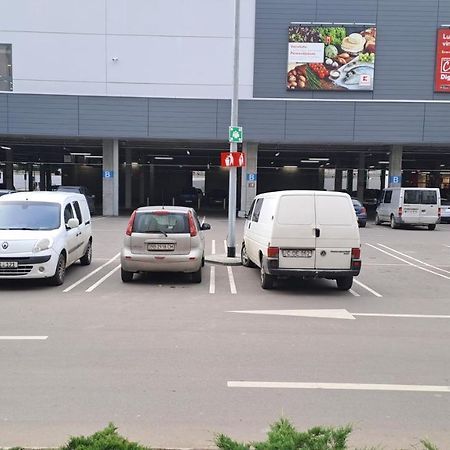 Airport 24&24 Car Parking Apartment Chisinau Exterior photo